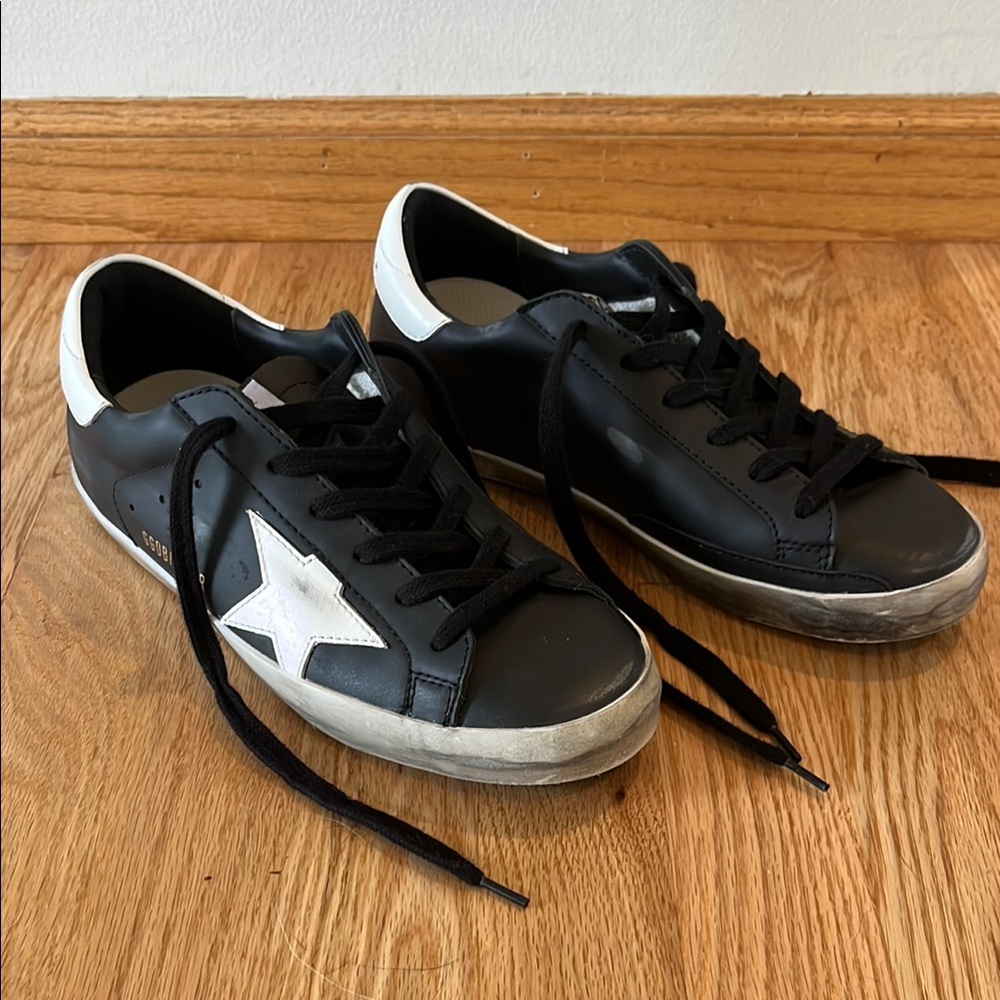 Golden Goose Black and White Sneakers Low-Top Style